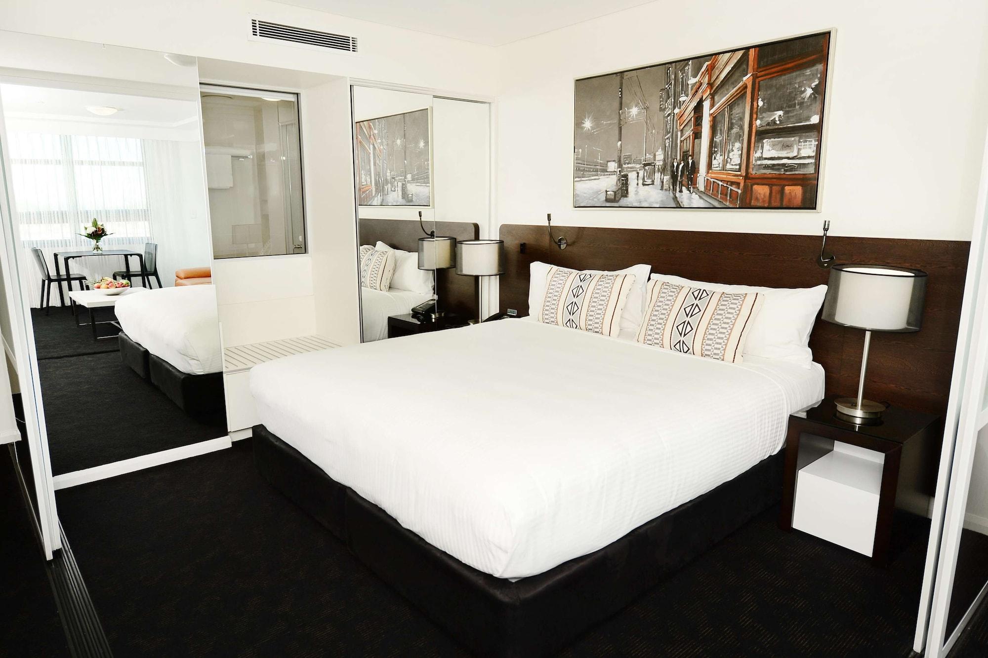 Oaks Grand Gladstone