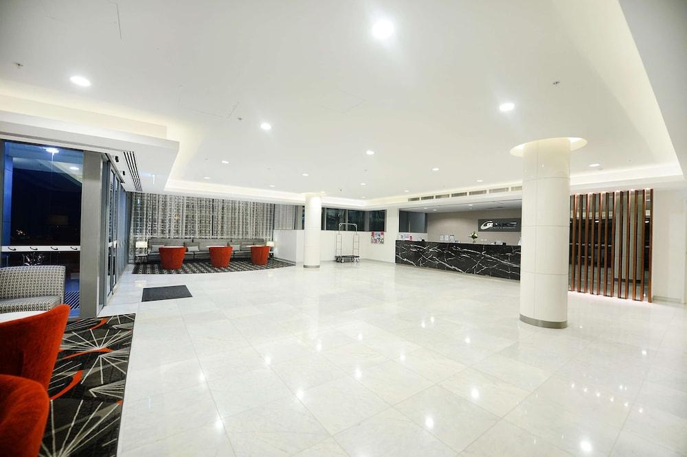 Oaks Grand Aparthotel 4*